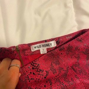 Skirt editorial new size small